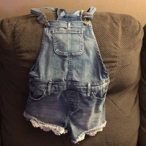 Short overalls